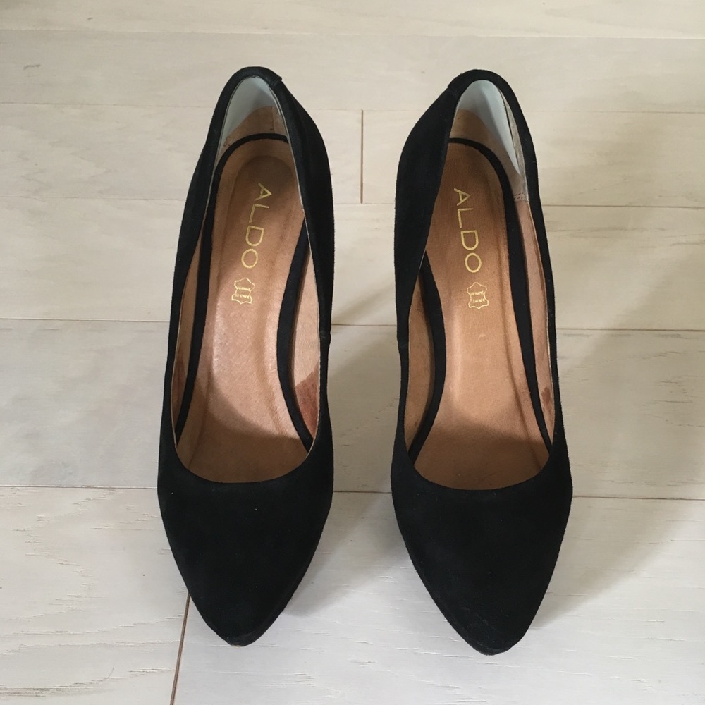 [Aldo] Black Velvet Heels - Picture 4 of 6